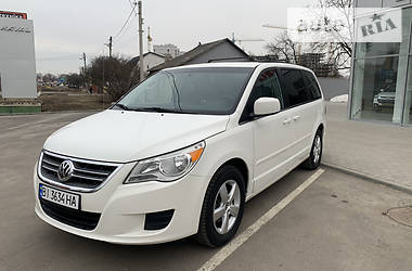 Мінівен Volkswagen Routan 2010 в Полтаві