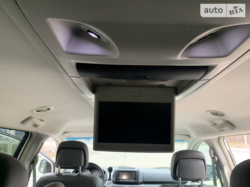 Мінівен Volkswagen Routan 2010 в Полтаві