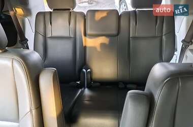 Мінівен Volkswagen Routan 2012 в 