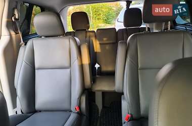 Мінівен Volkswagen Routan 2012 в 