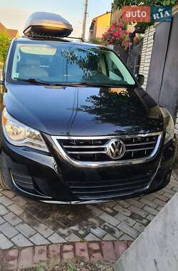 Мінівен Volkswagen Routan 2012 в 