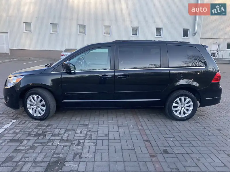 Volkswagen Routan 2011 VIN 2C4RVABG8CR136220 фото оголошення 2 з 56