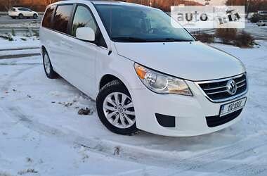 Мінівен Volkswagen Routan 2013 в Києві
