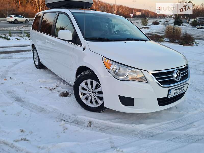 Volkswagen Routan 2013