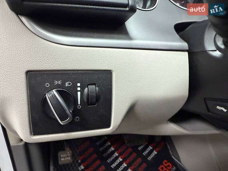 Мінівен Volkswagen Routan 2013 в Києві фото 20 Мінівен Volkswagen Routan 2013 в Києві