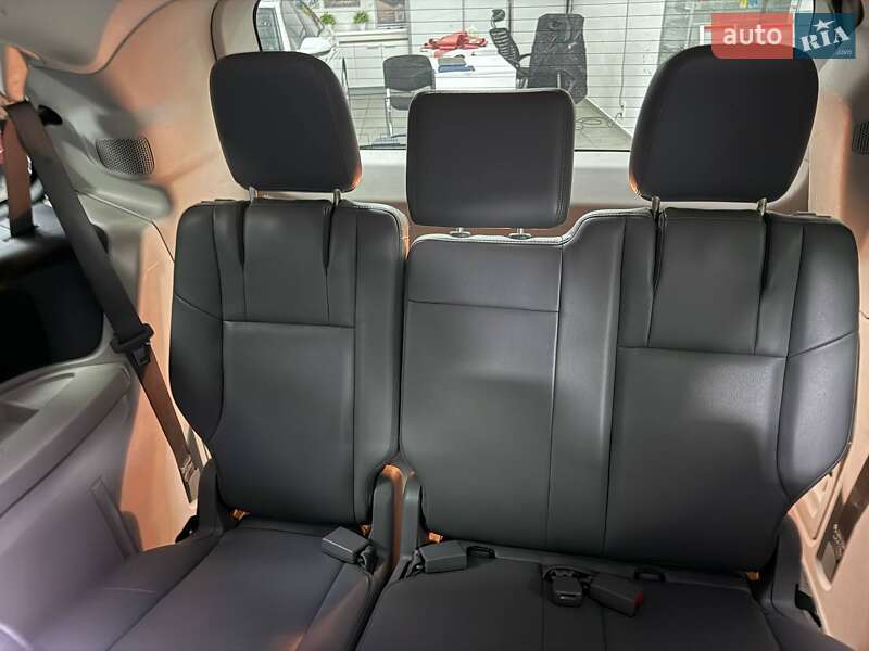 Мінівен Volkswagen Routan 2013 в Києві фото 34 Мінівен Volkswagen Routan 2013 в Києві