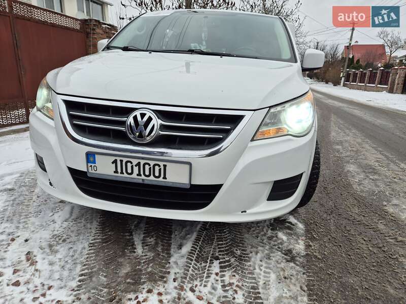 Минивэн Volkswagen Routan 2013 в Киеве