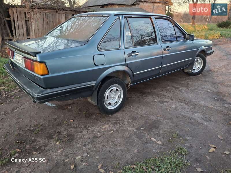 Седан Volkswagen Santana 1984 в Иваничах