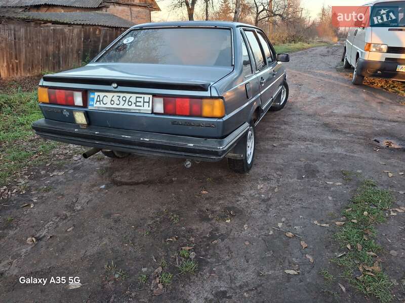 Седан Volkswagen Santana 1984 в Иваничах