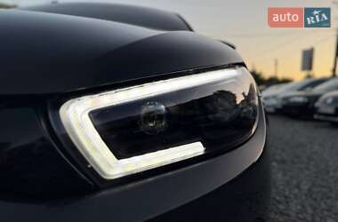 Хэтчбек Volkswagen Scirocco 2009 в 