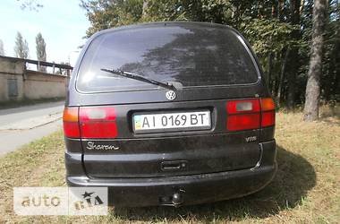 Минивэн Volkswagen Sharan 1996 в Киеве