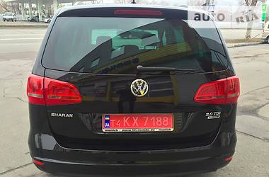 Минивэн Volkswagen Sharan 2015 в Киеве