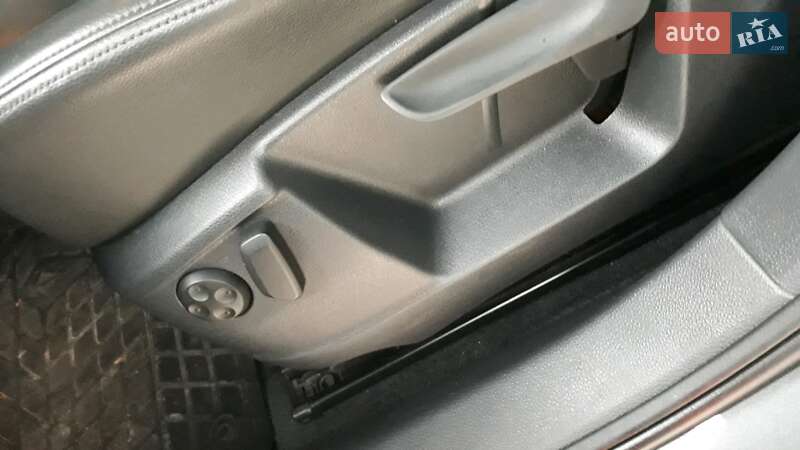 Минивэн Volkswagen Sharan 2012 в Каменском