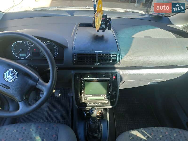 Минивэн Volkswagen Sharan 2002 в Хусте