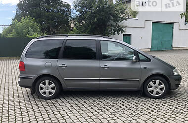 Минивэн Volkswagen Sharan 2005 в Городке