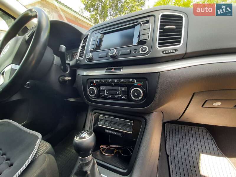 Минивэн Volkswagen Sharan 2011 в Гайсине