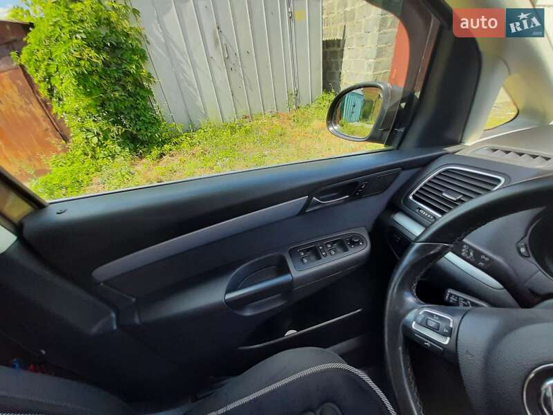 Минивэн Volkswagen Sharan 2011 в Гайсине