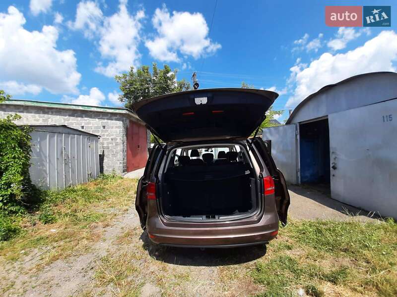 Минивэн Volkswagen Sharan 2011 в Гайсине