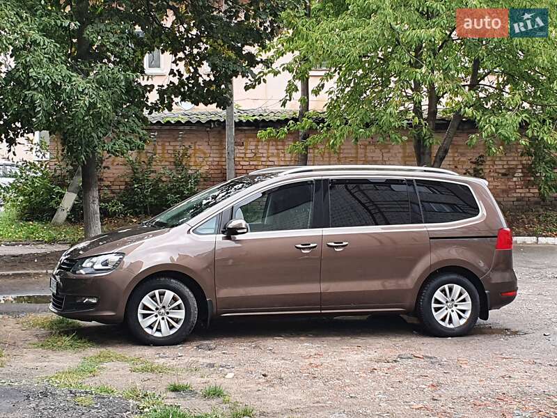 Минивэн Volkswagen Sharan 2011 в Гайсине