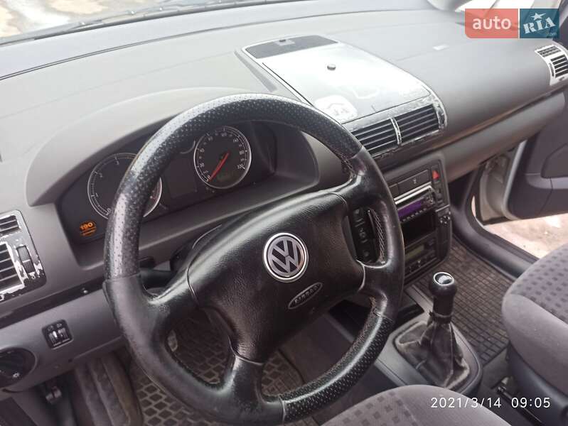 Універсал Volkswagen Sharan 2000 в Рівному