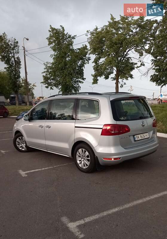 Минивэн Volkswagen Sharan 2011 в Ровно