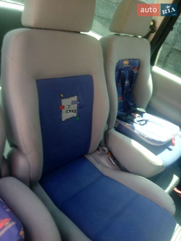 Минивэн Volkswagen Sharan 1999 в Тростянце