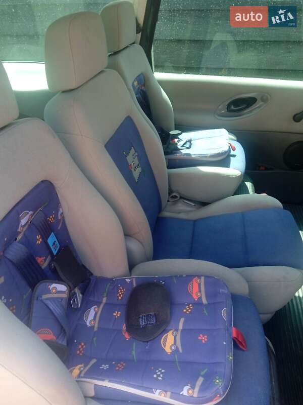 Минивэн Volkswagen Sharan 1999 в Тростянце