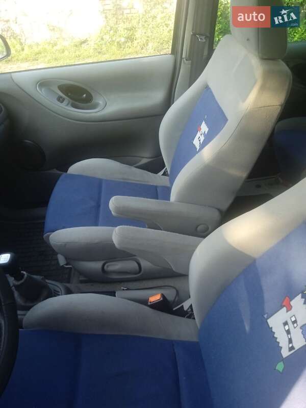 Минивэн Volkswagen Sharan 1999 в Тростянце