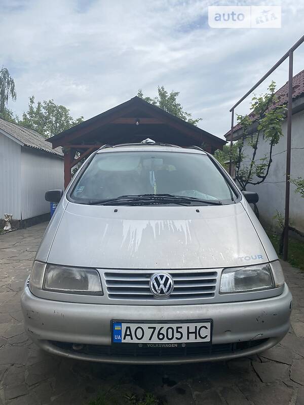 Минивэн Volkswagen Sharan 1999 в Мукачево
