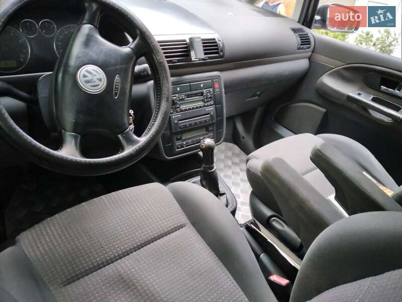Минивэн Volkswagen Sharan 2003 в Болграде