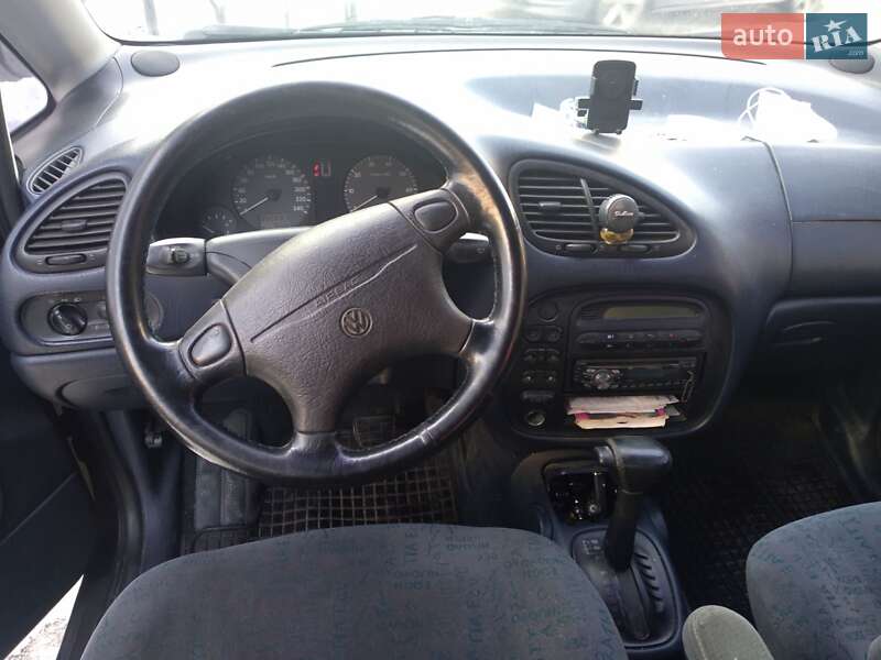 Минивэн Volkswagen Sharan 1996 в Киеве