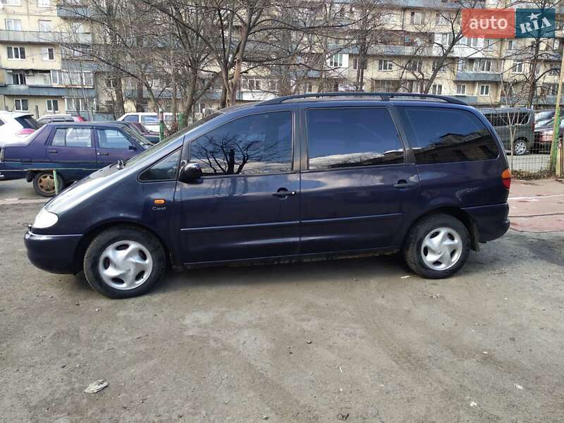 Минивэн Volkswagen Sharan 1996 в Киеве
