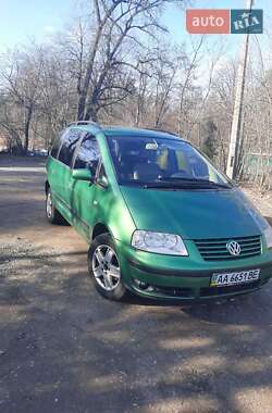 Минивэн Volkswagen Sharan 2001 в Киеве