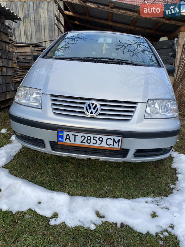 Минивэн Volkswagen Sharan 2001 в Яремче