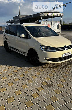 Минивэн Volkswagen Sharan 2015 в Иршаве