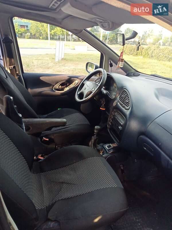 Мінівен Volkswagen Sharan 1998 в Києві