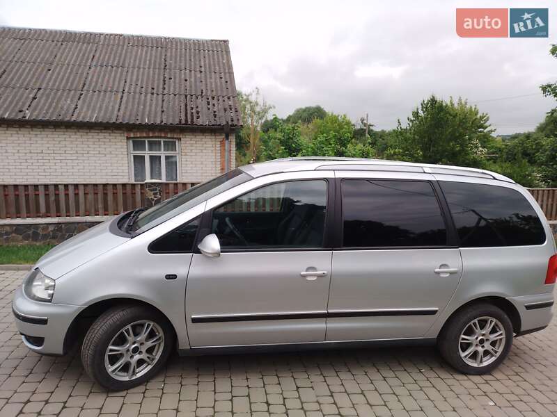 Мінівен Volkswagen Sharan 2007 в Луцьку