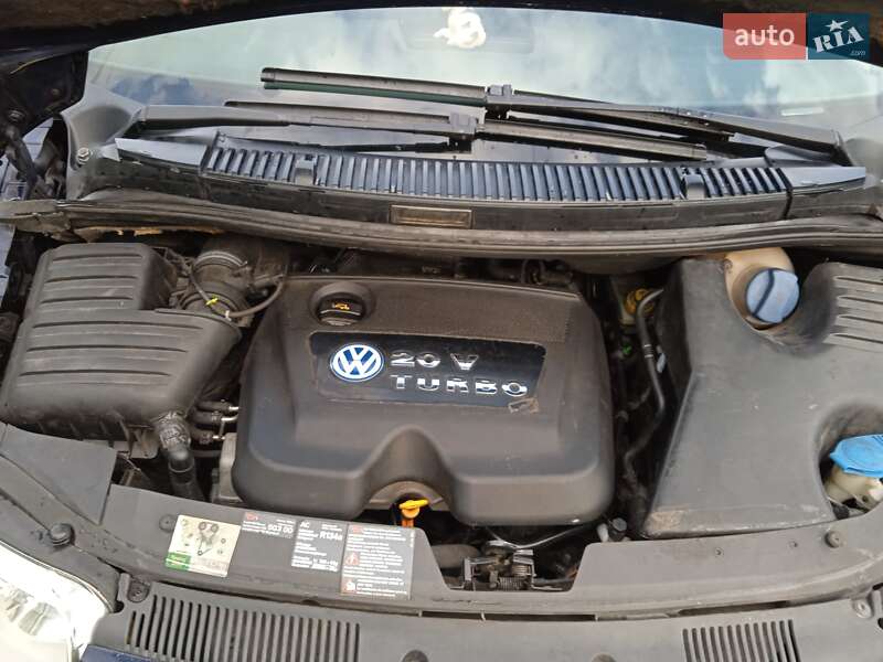 Минивэн Volkswagen Sharan 2002 в Старой Выжевке