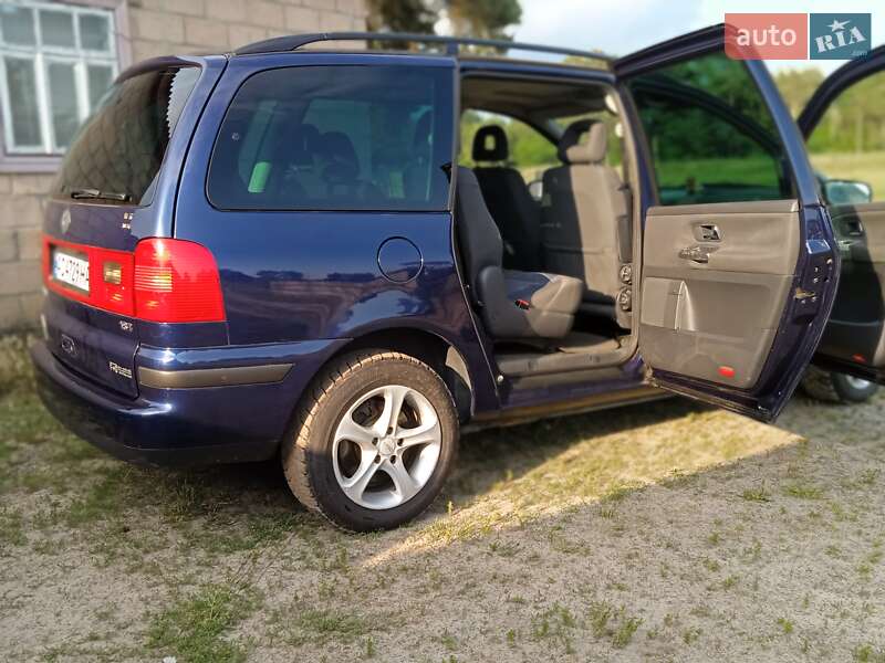 Минивэн Volkswagen Sharan 2002 в Старой Выжевке