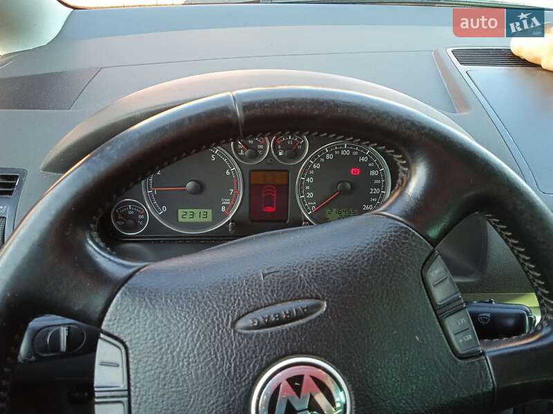 Минивэн Volkswagen Sharan 2002 в Старой Выжевке