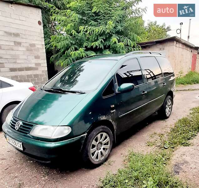 Минивэн Volkswagen Sharan 1996 в Харькове