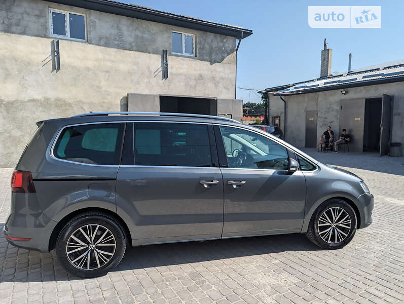 Мінівен Volkswagen Sharan 2016 в Івано-Франківську