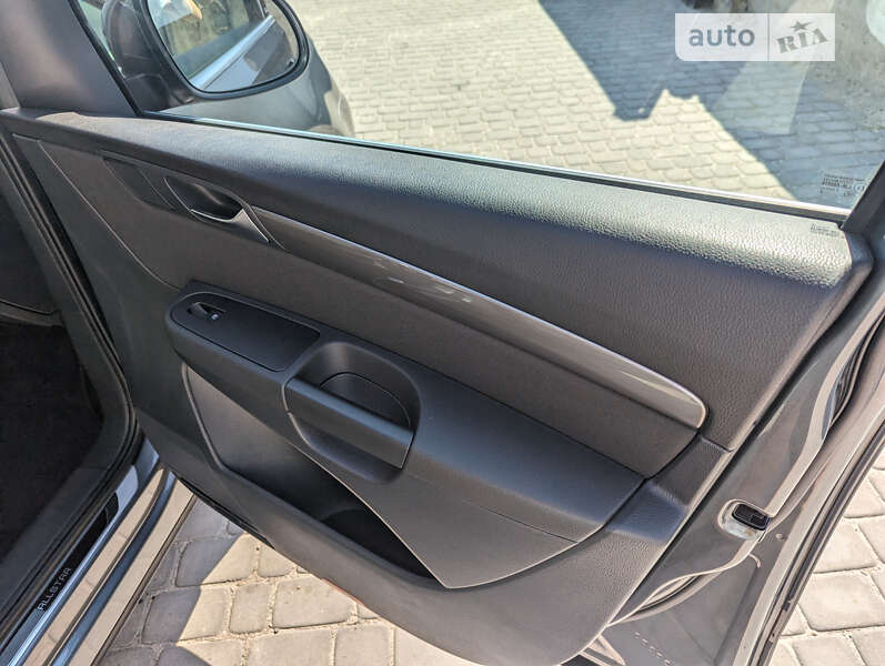 Мінівен Volkswagen Sharan 2016 в Івано-Франківську