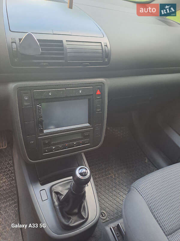 Минивэн Volkswagen Sharan 2007 в Ужгороде