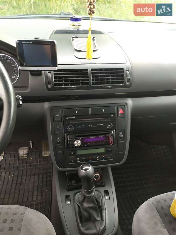 Минивэн Volkswagen Sharan 2003 в Дубно