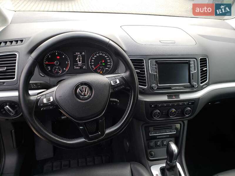 Мінівен Volkswagen Sharan 2016 в Дніпрі