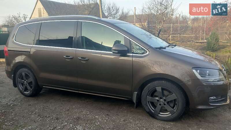 Минивэн Volkswagen Sharan 2012 в Криничках