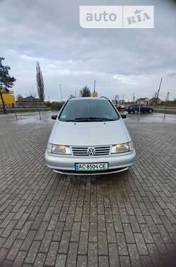 Минивэн Volkswagen Sharan 1998 в Иваничах