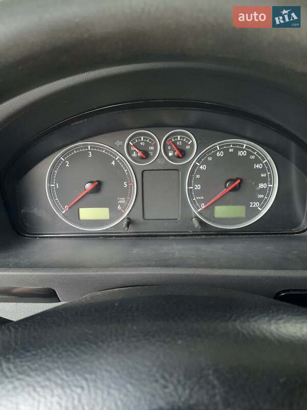 Мінівен Volkswagen Sharan 2000 в Вижниці