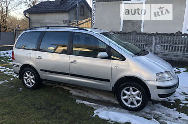 Минивэн Volkswagen Sharan 2002 в Черновцах